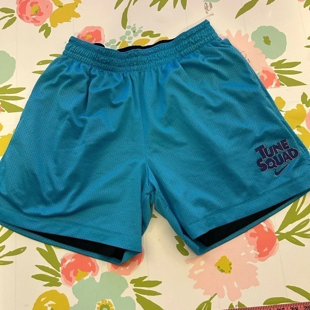 Nike Standard Issue Space Jam Reversible Shorts Mens size medium